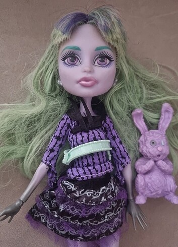 Monster high twyla basic