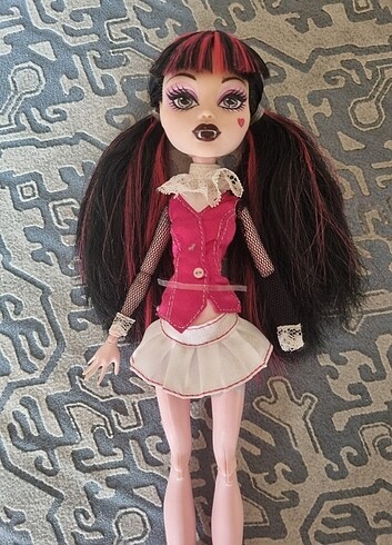 Monster high draculaura basic