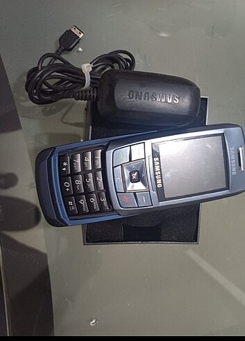 Samsung E250 tuşlu telefon 