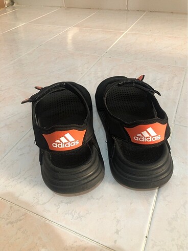 Adidas sandalet