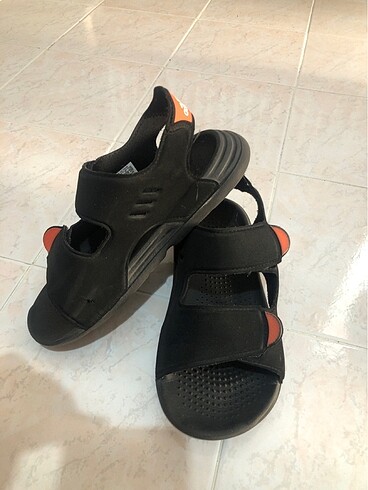 33 Beden siyah Renk Adidas sandalet