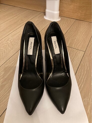İpekyol siyah topuklu ayakkabı