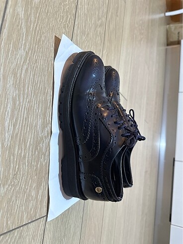 38 Beden Tommy hilfiger ayakkabı