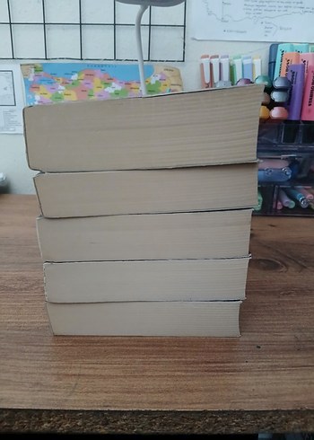 Çürük Vişne Roman Serisi - 5 Kitap - Görsel 4