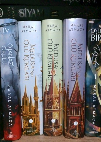 Maral Atmaca - Medusa'nın Ölü Kumları Serisi