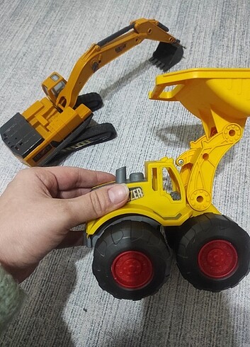2adet kepçe oyuncak
