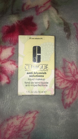 ANTI-BLEMISH SOLUTUINS