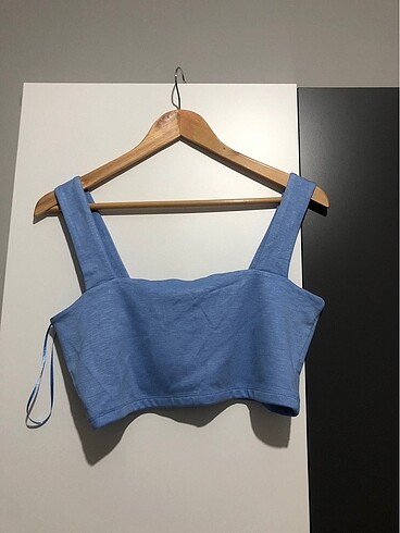 Twist Crop