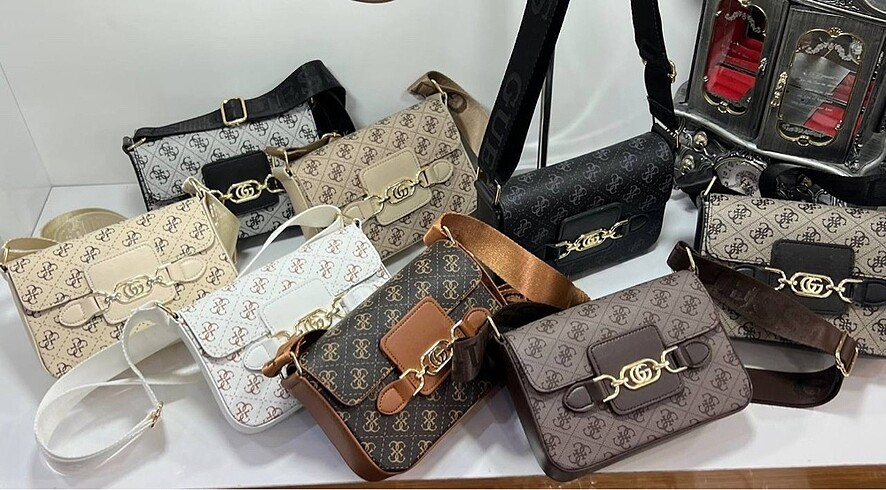  Beden çeşitli Renk NEW MODEL KOL ÇANTASI 20/16 cm boy Astarlı Mıknatıs kapam