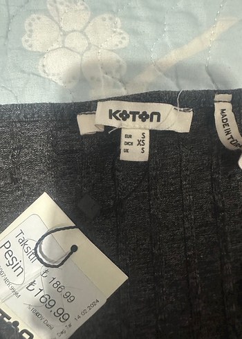 V Yaka Kısa Kollu Gri Örgü Crop Top büzgülü - Görsel 5