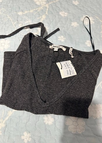 V Yaka Kısa Kollu Gri Örgü Crop Top büzgülü - Görsel 6