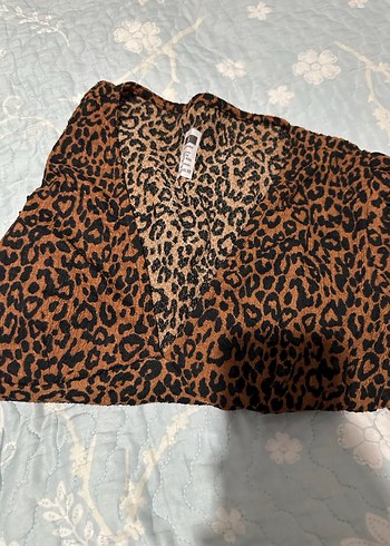 Leopar Desenli V Yaka Kadın Bluz - Görsel 7