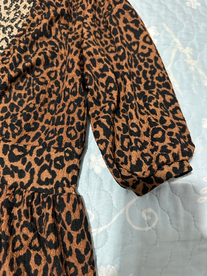 Leopar Desenli V Yaka Kadın Bluz - Görsel 4