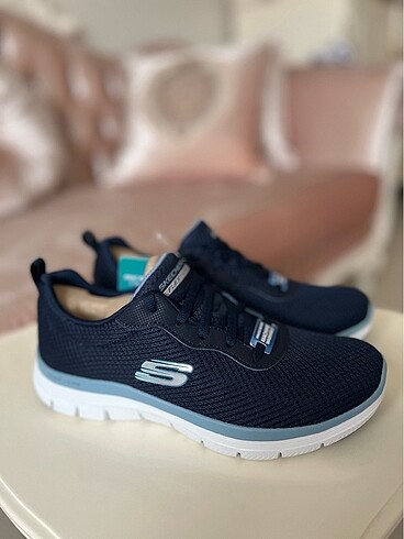 Skechers