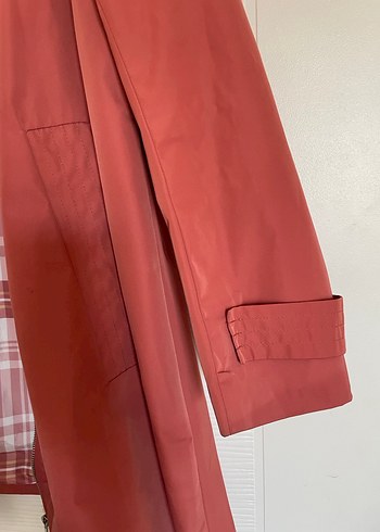 MANGO somon rengi uzun ince kapüşonlu mont - Görsel 8