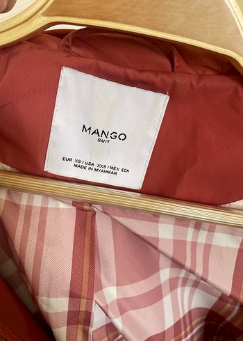 MANGO somon rengi uzun ince kapüşonlu mont - Görsel 9