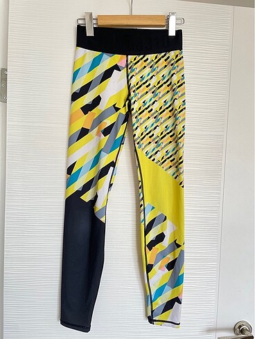 H&M renkli spor taytı