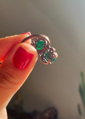 Yeşil Boncuklu Gotik Yüzük - Görsel 2