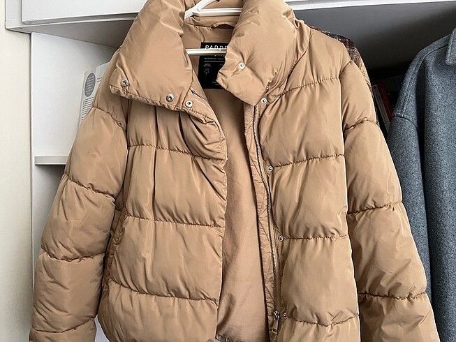 Stradivarius mont camel