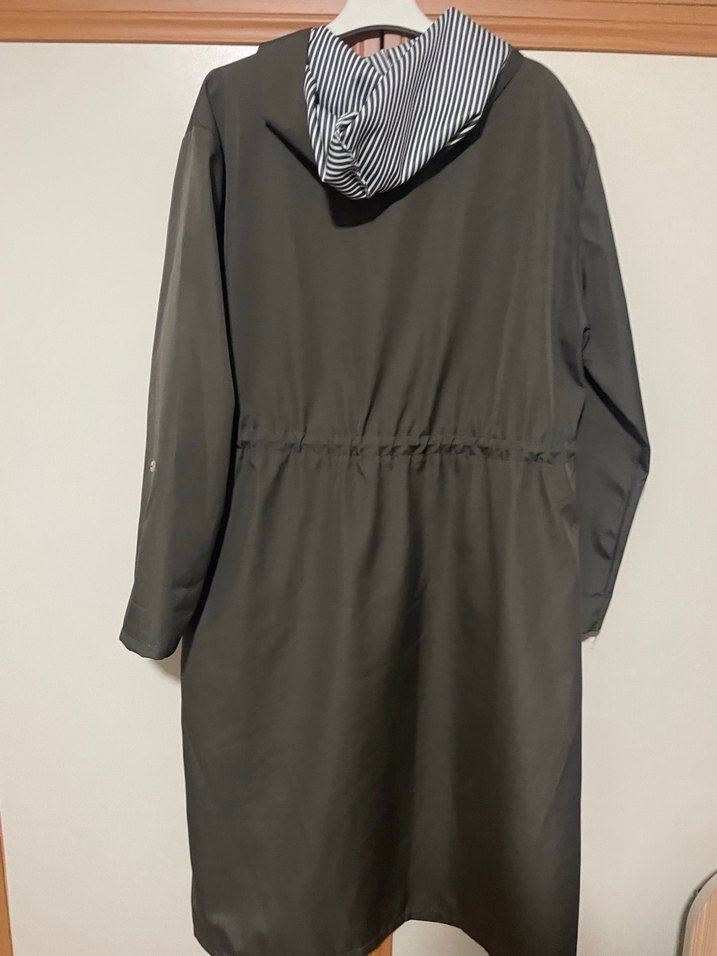 Yeşil Uzun Kadın Yağmurluk Kemerli - Görsel 4