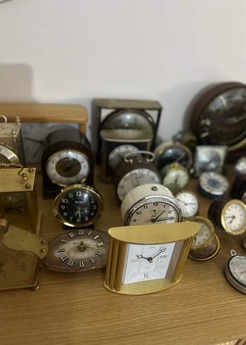 Koyu Gri Masa ve Duvar Saatleri Koleksiyonu - Görsel 7