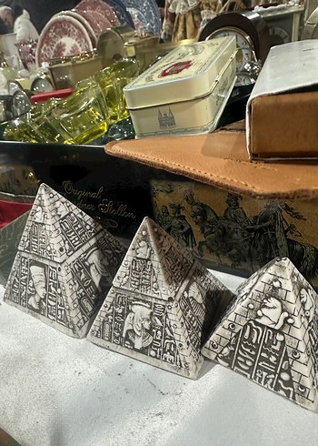 Gri Mısır Piramidi Figürin Seti - Görsel 3