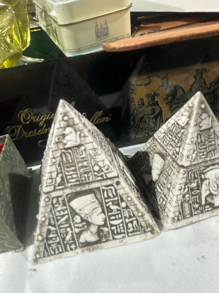 Gri Mısır Piramidi Figürin Seti - Görsel 2