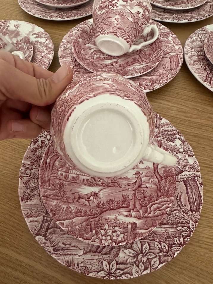 Bordo Desenli Porselen Fincan ve Tabağı - Görsel 3