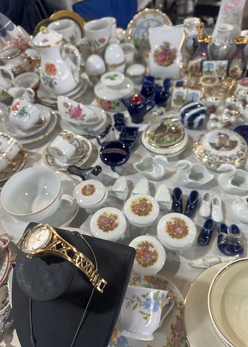 Çeşitli Desenli Beyaz Porselen Fincan Setleri - Görsel 4