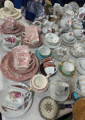 Çeşitli Desenli Beyaz Porselen Fincan Setleri - Görsel 2