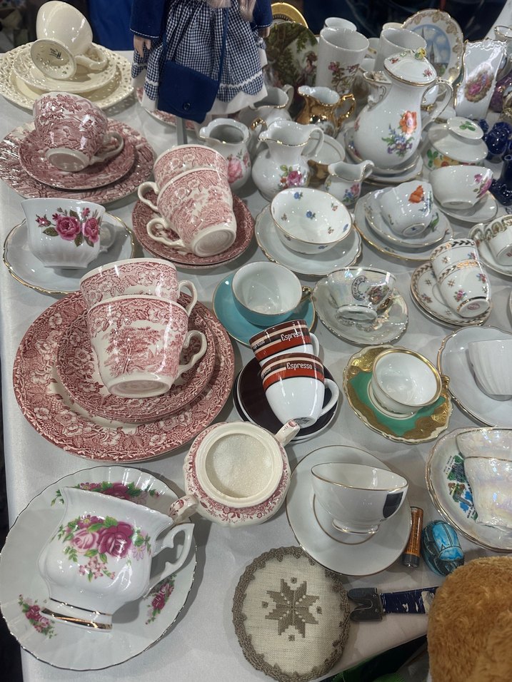 Çeşitli Desenli Beyaz Porselen Fincan Setleri - Görsel 2