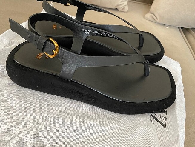 37 Beden Zara parmak arası sandalet