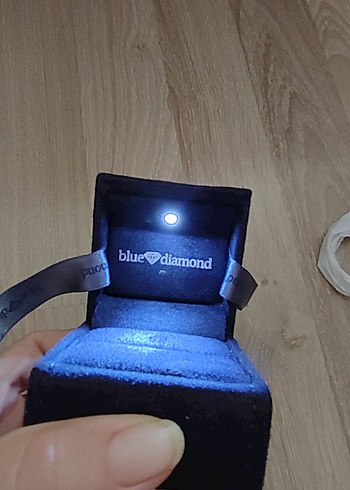 Accessorize ışıklı yüzük kutusu