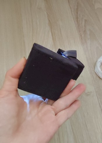 Beden Renk ışıklı yüzük kutusu
