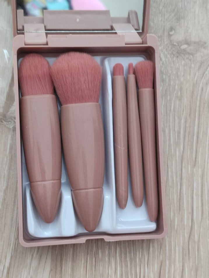 Bej aynalı seyahat Makyaj Fırçası Seti - Görsel 4
