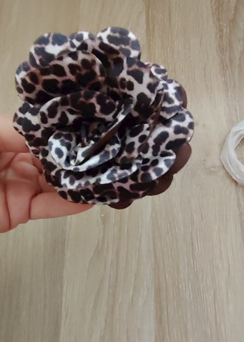  Beden leopar desenli gül şekilli saç tokası