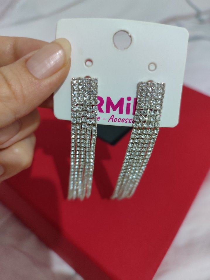 Gri Mini Püsküllü Kadın Küpe - Görsel 3