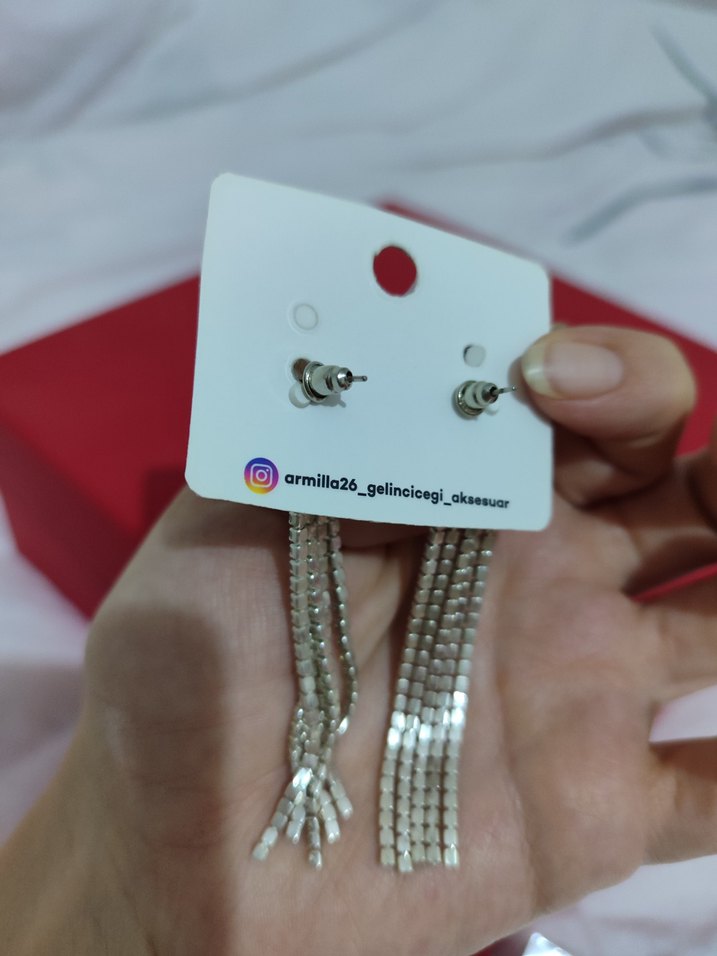 Gri Mini Püsküllü Kadın Küpe - Görsel 4