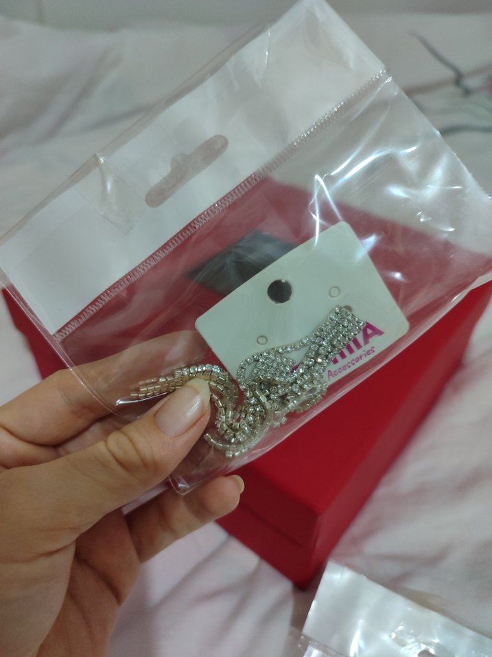 Gri Mini Püsküllü Kadın Küpe - Görsel 5