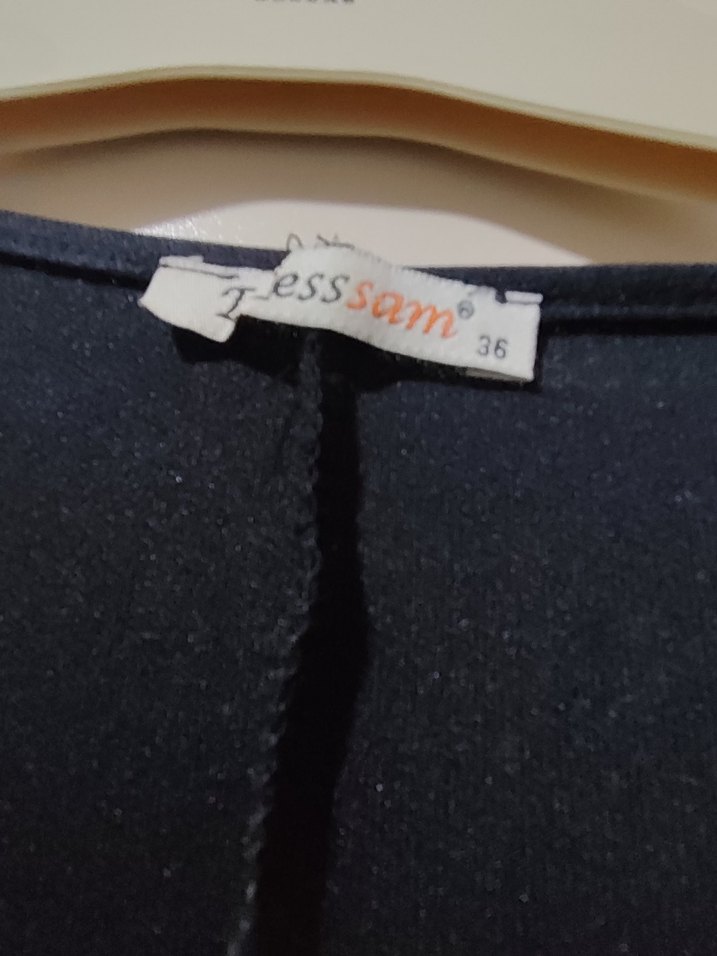 siyah Piliseli Uzun Kolsuz Elbise - Görsel 3