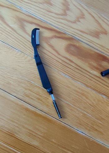 Siyah Kirpik Kıvırıcı ve Tarak - Görsel 2