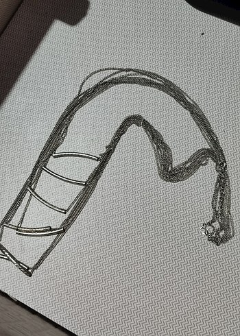 Gri Yılan Desenli Uzun Zincir Kolye - Görsel 2