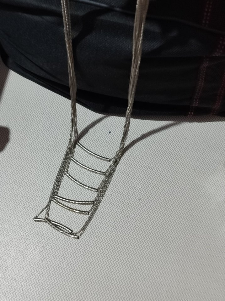 Gri Yılan Desenli Uzun Zincir Kolye - Görsel 5