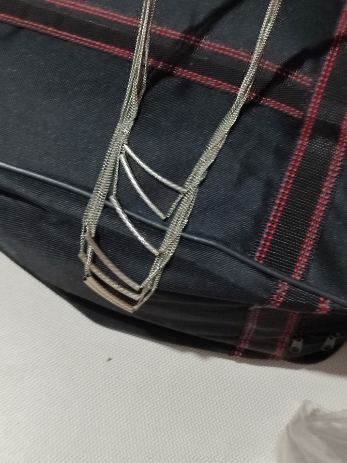 Gri Yılan Desenli Uzun Zincir Kolye - Görsel 4