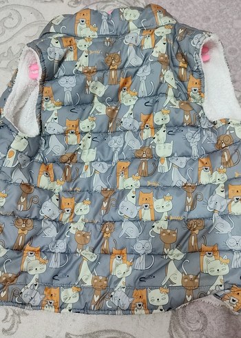 Kız Çocuk Gri Baskılı Kürklü Yelek - Görsel 3