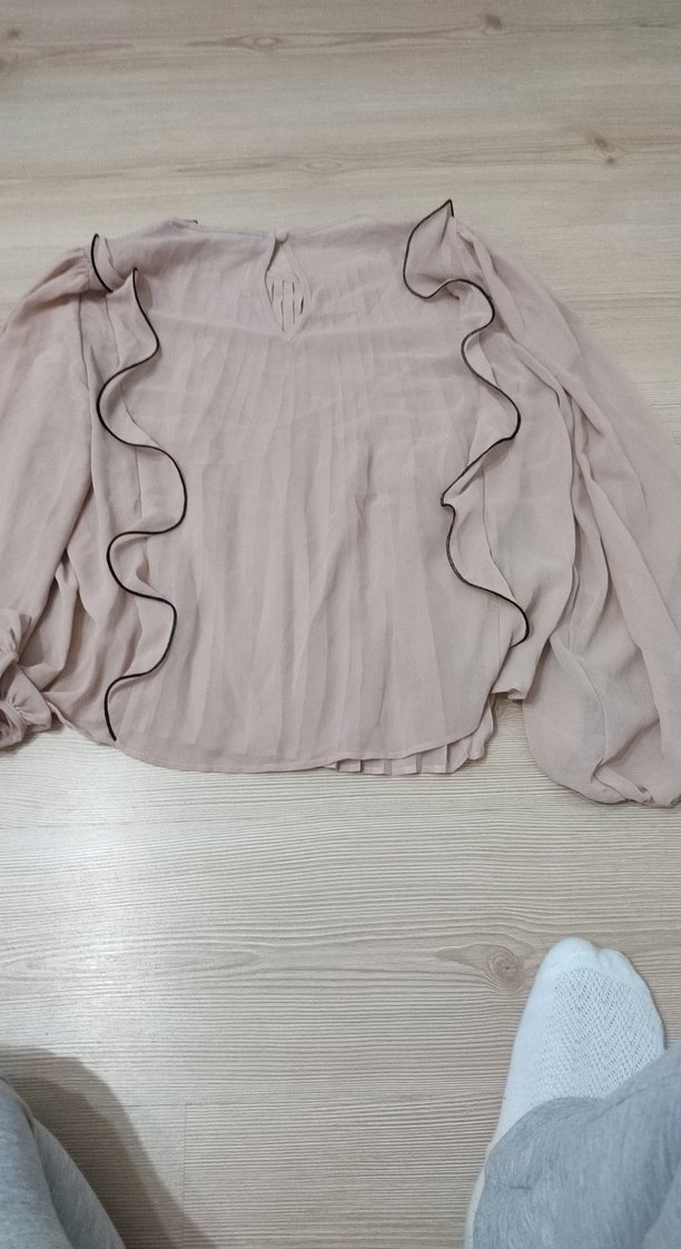 Bej Keten Kadın Bluz - Fırfırlı, Uzun Kollu - Görsel 3