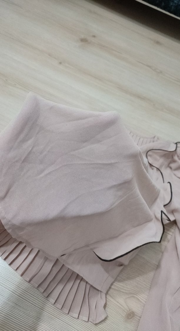 Bej Keten Kadın Bluz - Fırfırlı, Uzun Kollu - Görsel 4