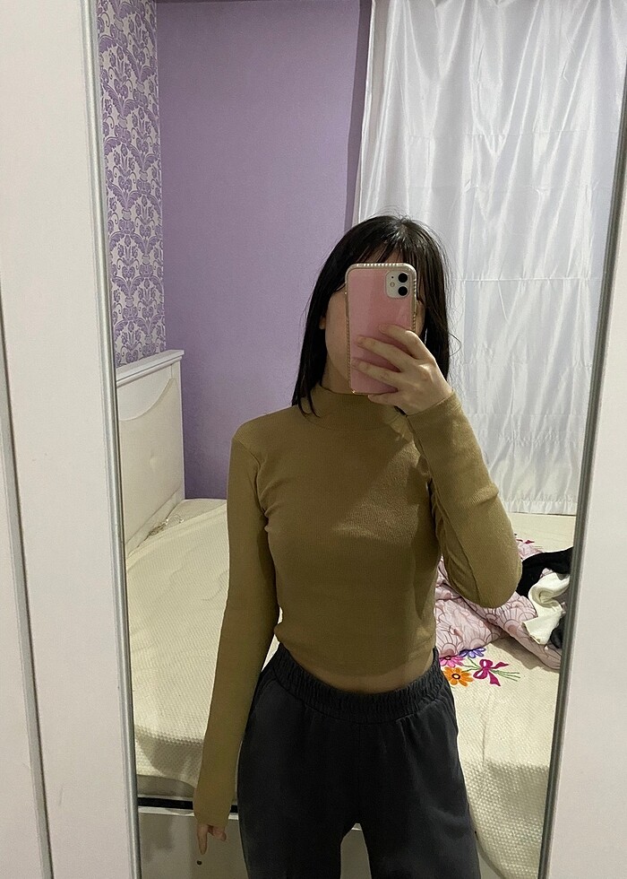 Boğazlı uzun kollu crop bluz bedeni S ama XS de güzel olur - Görsel 3