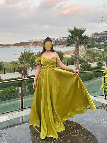 40 Beden Islak Saten Tek Omuz Yağ Yeşili Abiye Elbise