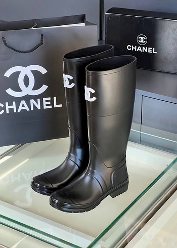 Siyah Chanel Tokalı İnce Topuklu Diz Boyu Kadın Çizme - Görsel 5